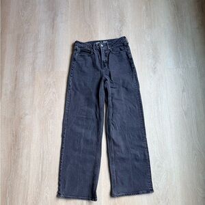 Old Navy Women's Straight Leg Jeans in Charcoal